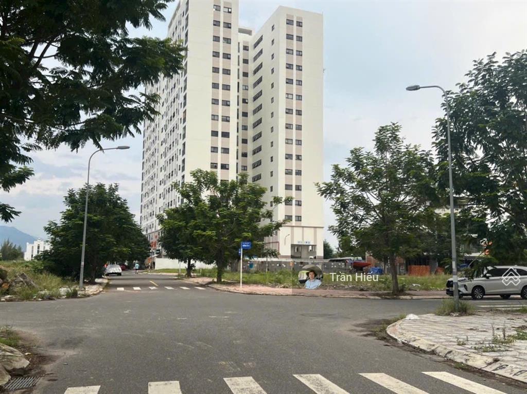 Giá đầu tư  bán nhanh lô đắc địa 2 mặt tiền đường số 15 đường thông thích quảng đức