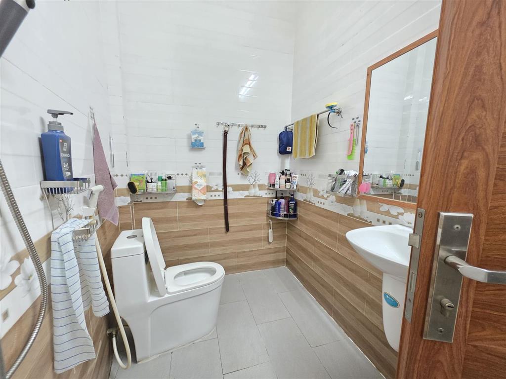 Mặt tiền đặng thúc vịnh, hóc môn, 11,5 tỷ, 200m2 , xe công chạy