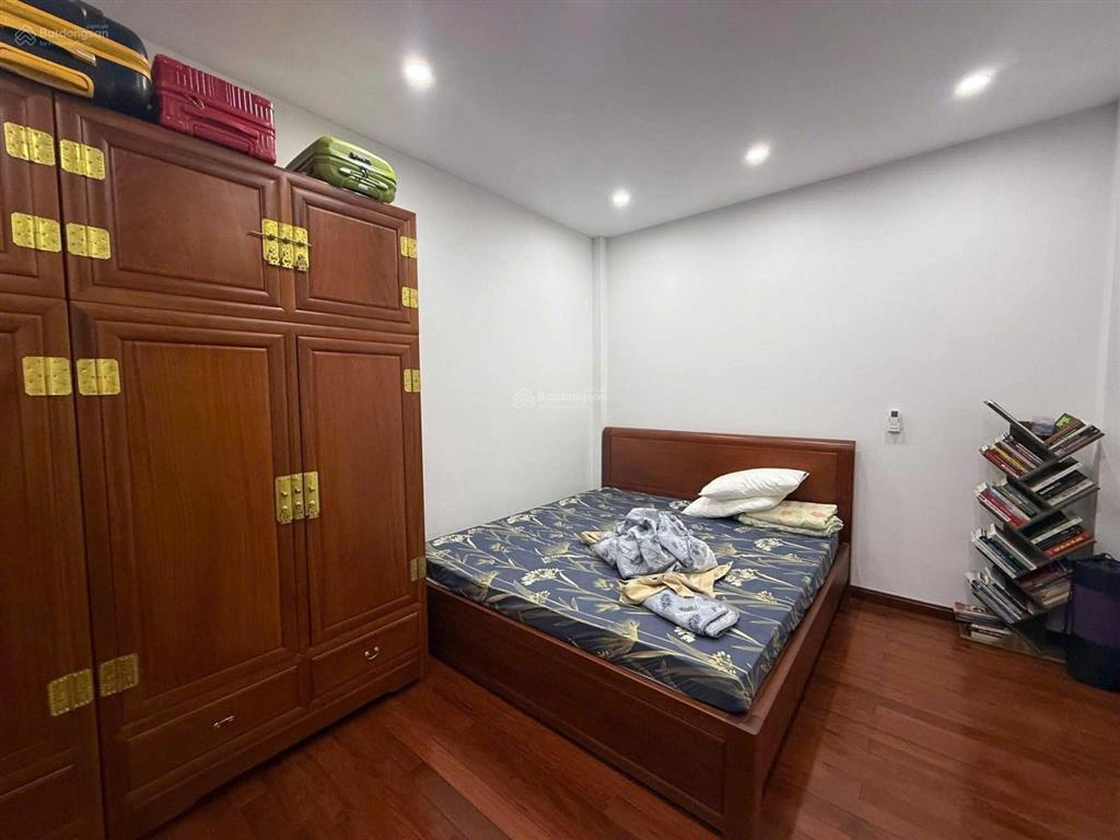 Cần bán gấp nhà kđt mới định công, dt 82 m2 * 4 tầng, giá 25 tỷ
