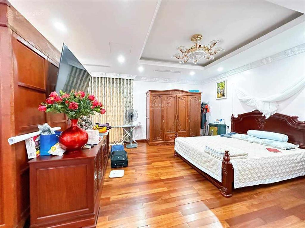 Chính chủ cần bán nhà kđt mới định công, diện tích 82m2 * 4t giá 23 tỷ