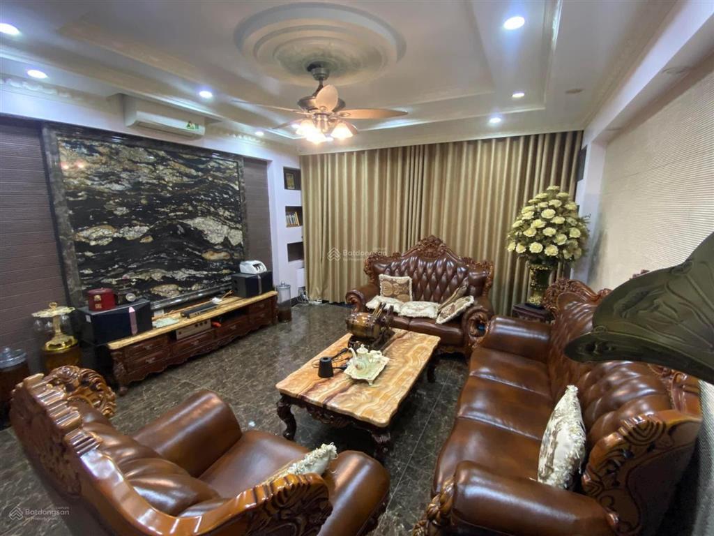 Cần bán gấp nhà kđt mới đại kim. diện tích 54m2 * 4 tầng, giá 17 tỷ