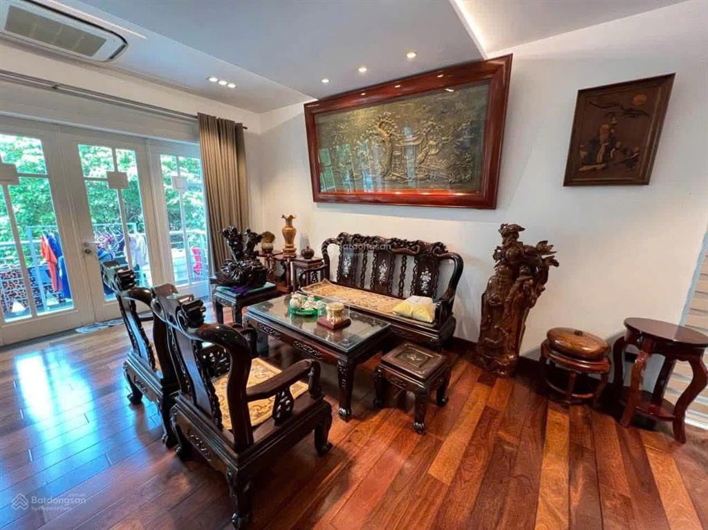 Chính chủ cần bán biệt thự tây nam linh đàm, diện tích 230m, 4 tầng, giá 51 tỷ.