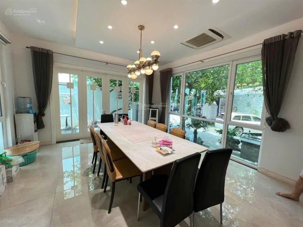 Chính chủ cần bán biệt thự tây nam linh đàm, diện tích 230m, 4 tầng, giá 51 tỷ.