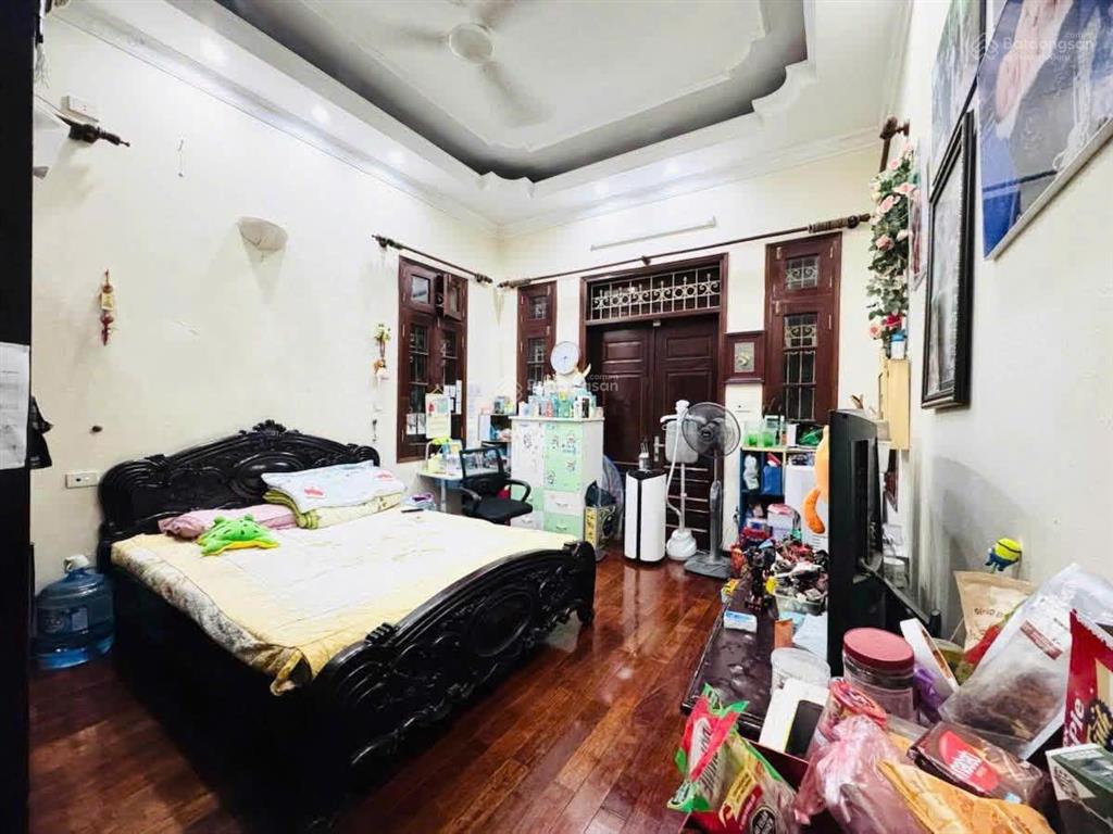 Chính chủ cần bán biệt thự linh đàm, diện tích 200m * 4t giá 45 tỷ.