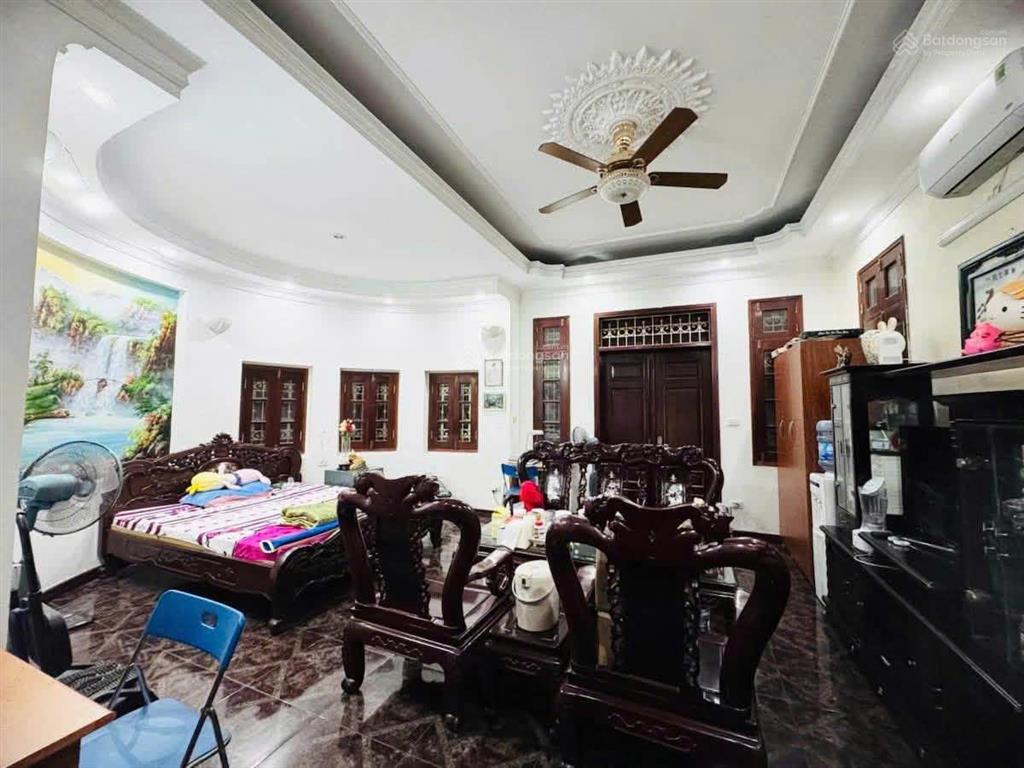 Chính chủ cần bán biệt thự linh đàm, diện tích 200m * 4t giá 45 tỷ.