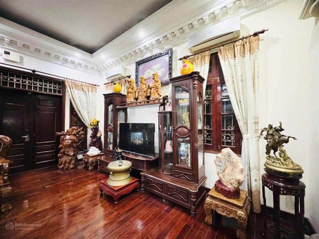 Chính chủ cần bán biệt thự linh đàm, diện tích 200m * 4t giá 45 tỷ.