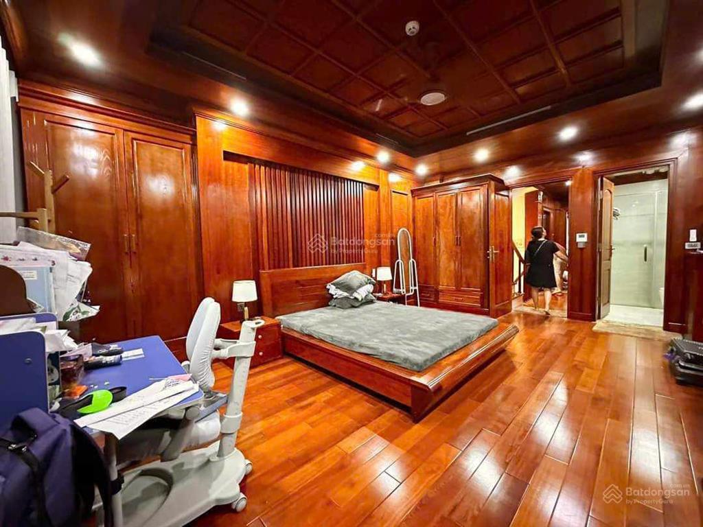 Chính chủ cần bán biệt thự tây nam linh đàm, dt 180m *4 tầng, giá 45 tỷ.