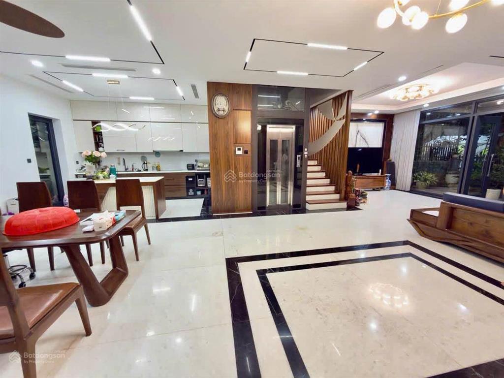 Bán nhà chính chủ biệt thự kđt linh đàm dt 220m *4 t giá 45 tỷ.