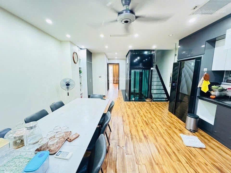 Chính chủ cần bán nhà kđt định công 79m, 4 tầng, giá 23,5 tỷ.