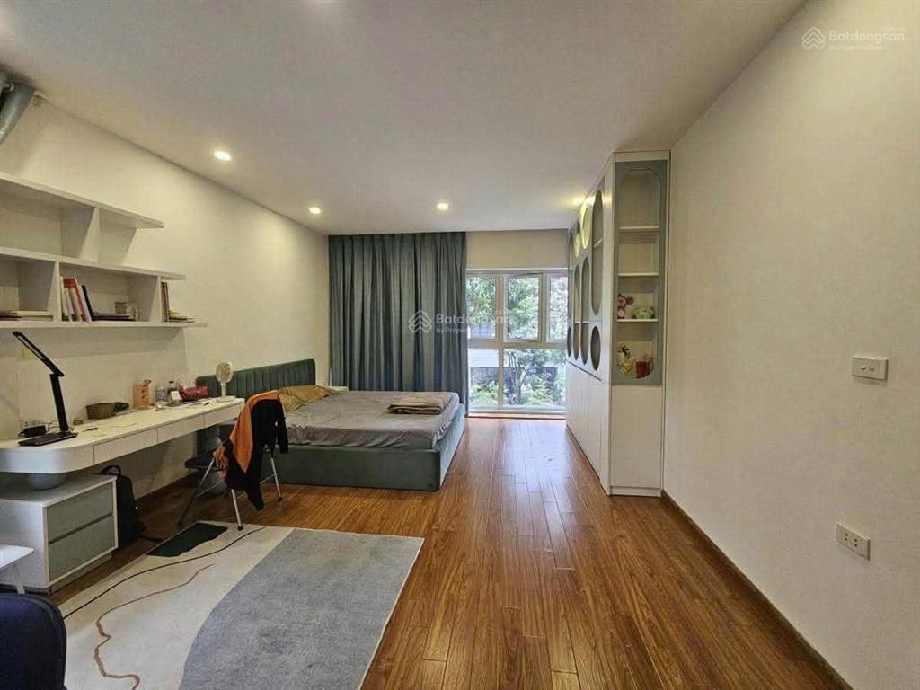 Chính chủ cần bán biệt thự kđt mới định công. dt 180m² * 4 tầng, giá 45 tỷ.