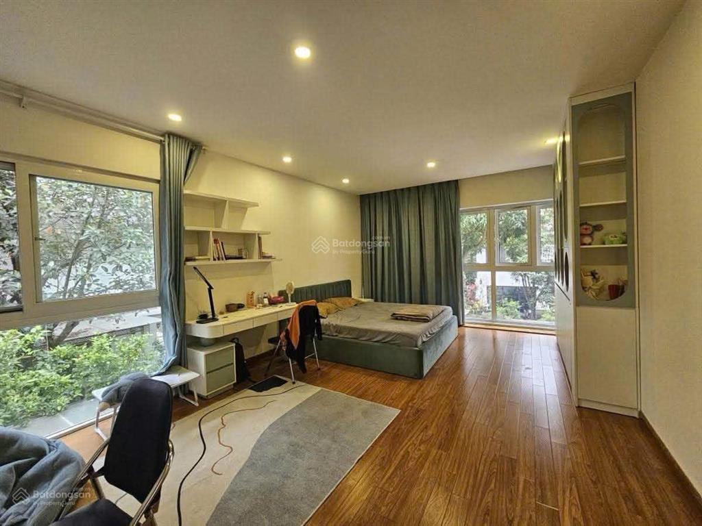 Chính chủ cần bán biệt thự kđt mới định công. dt 180m² * 4 tầng, giá 45 tỷ.