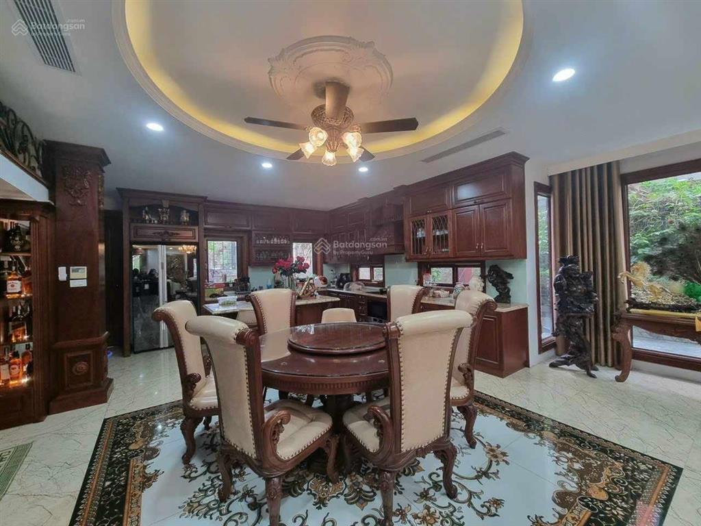 Chính chủ bán biệt thự vip kđt tây nam linh đàm  220m2  nội thất đẹp  giá 48 tỷ.