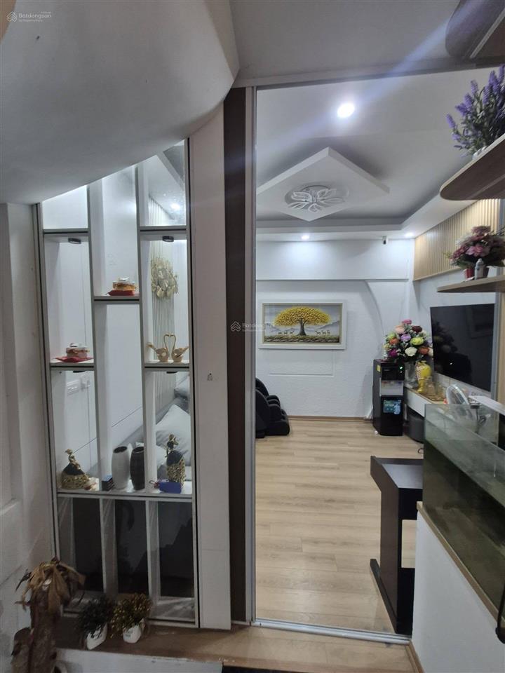 Chính chủ bán gấp nhà định công  40m2 x 4 tầng ô tô đỗ cửa  8.2 tỷ