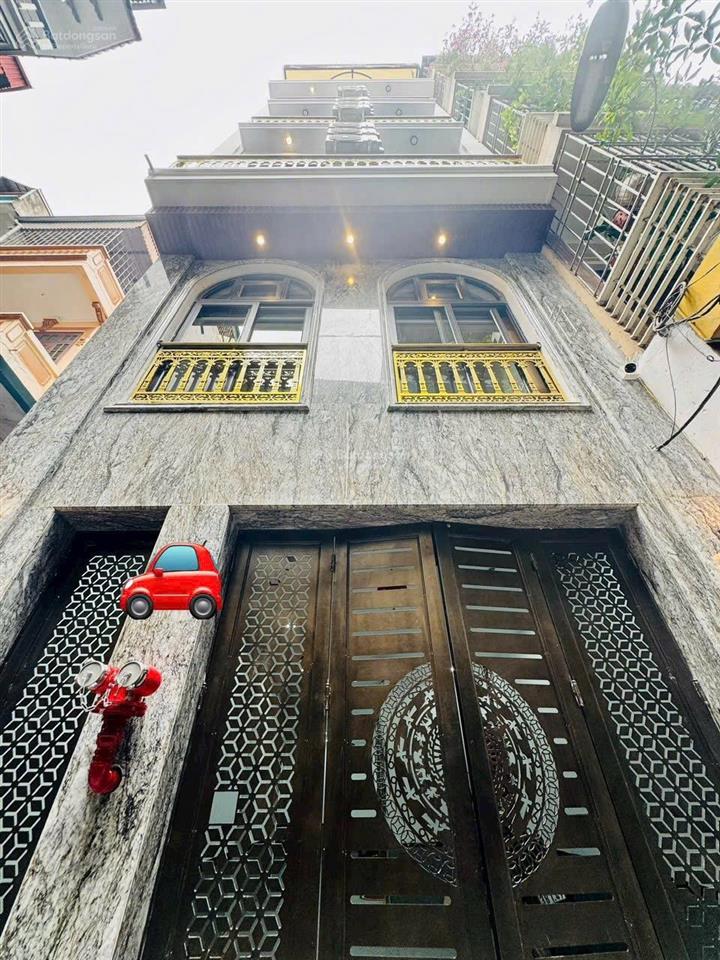 Chdv gần bách kinh xây 7 tầng 24 phòng  dòng tiền 100tr/tháng  ngõ rộng 4m  cách 10m ra phố