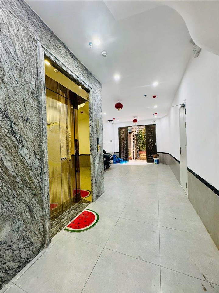 Chdv gần bách kinh xây 7 tầng 24 phòng  dòng tiền 100tr/tháng  ngõ rộng 4m  cách 10m ra phố