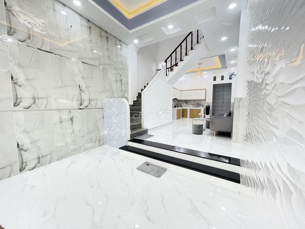 BÁN NHÀ HẺM 8M HL2 GẦN NGÃ TƯ BỐN XÃ