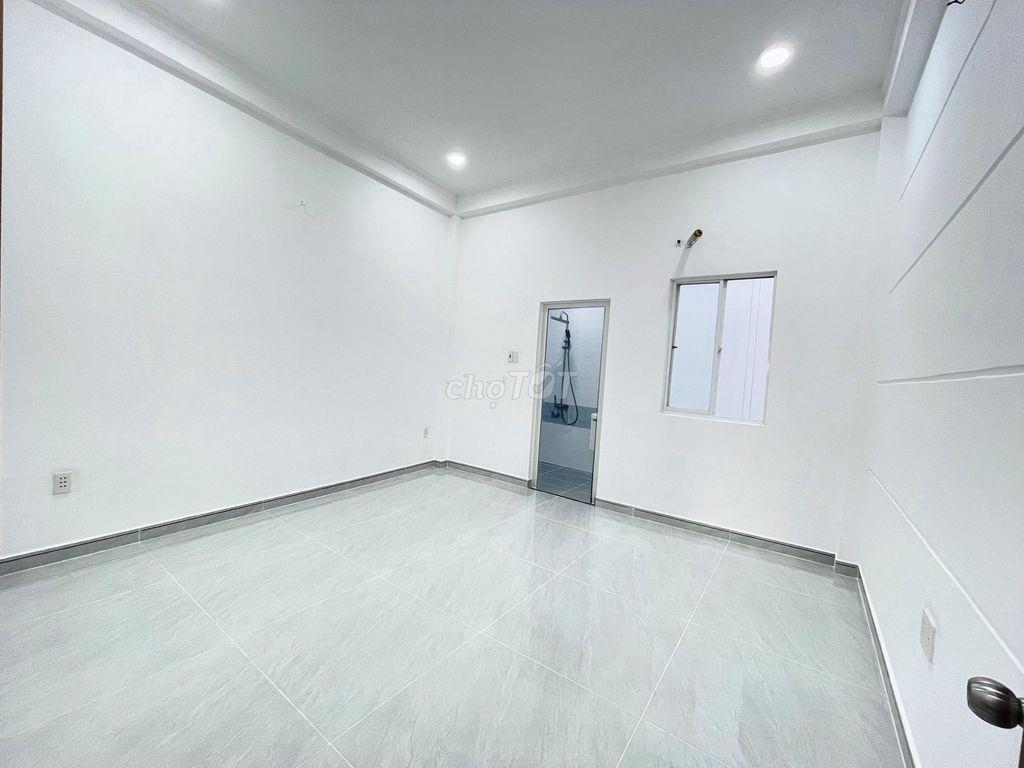BÁN NHÀ HẺM 8M HL2 GẦN NGÃ TƯ BỐN XÃ