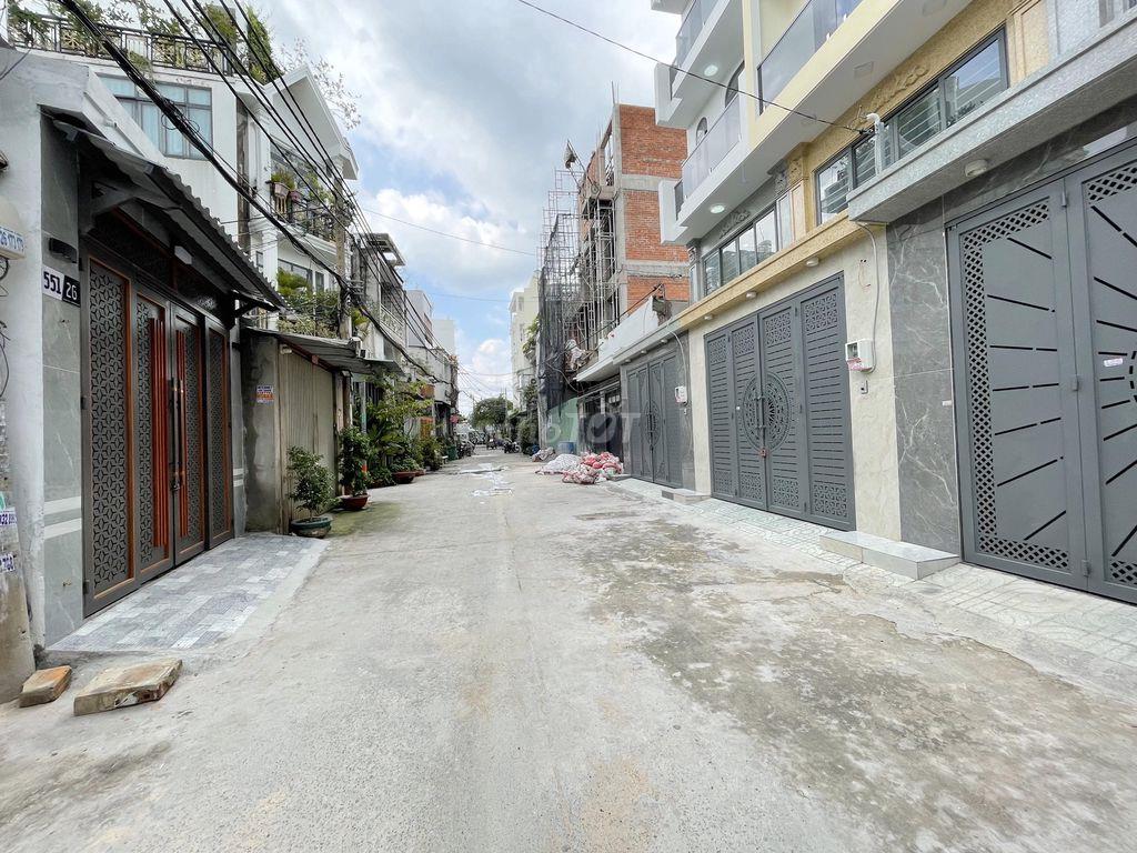 BÁN NHÀ HẺM 8M HL2 GẦN NGÃ TƯ BỐN XÃ