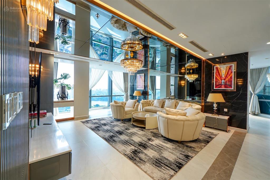 Bán sky villa landmark 81, 260m2, hồ bơi riêng, giá 95 tỷ