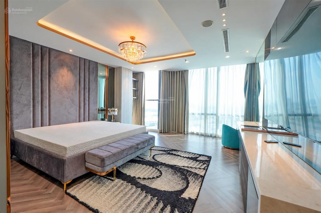 Bán sky villa landmark 81, 260m2, hồ bơi riêng, giá 95 tỷ
