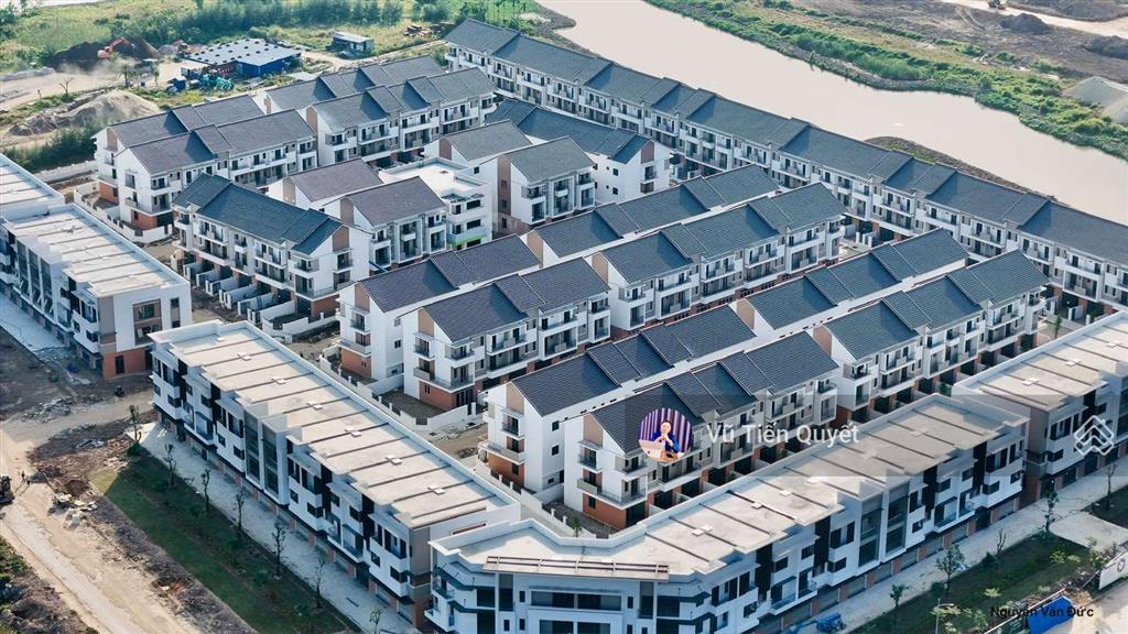 Giá chiết khấu 15%. chỉ còn 4,6 tỷ cho căn nhà 3,5 tầng  the greenery.  0819 866 ***