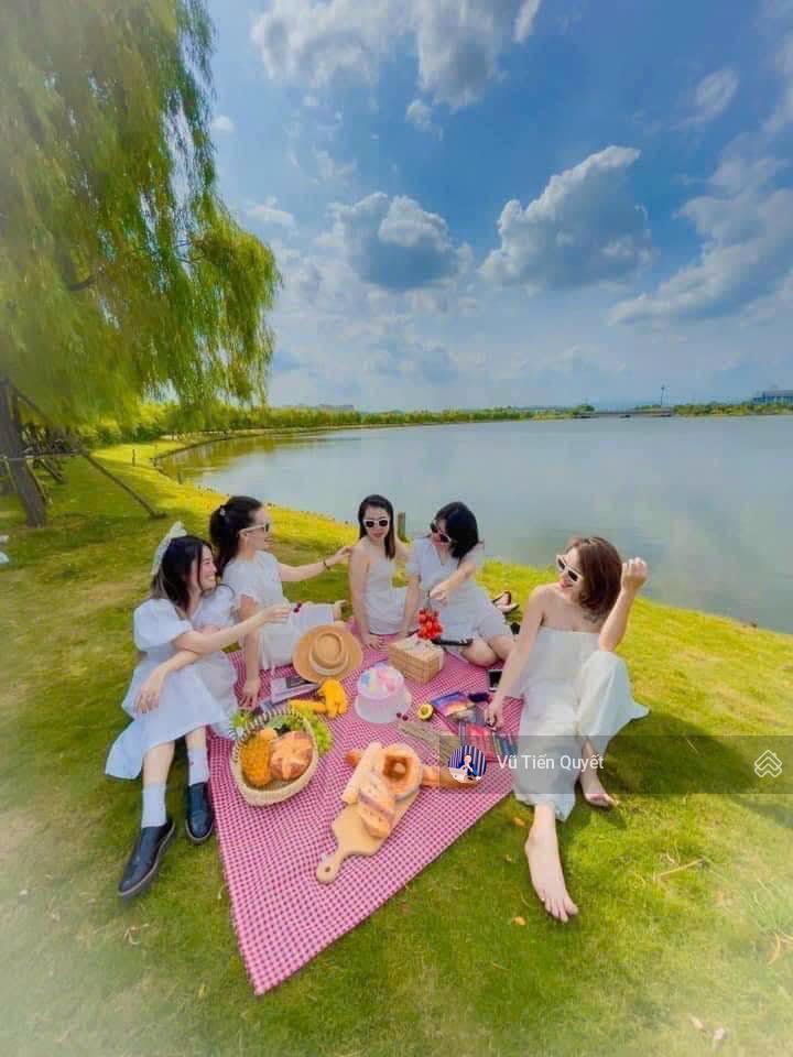 Giá chiết khấu 15%. chỉ còn 4,6 tỷ cho căn nhà 3,5 tầng  the greenery.  0819 866 ***