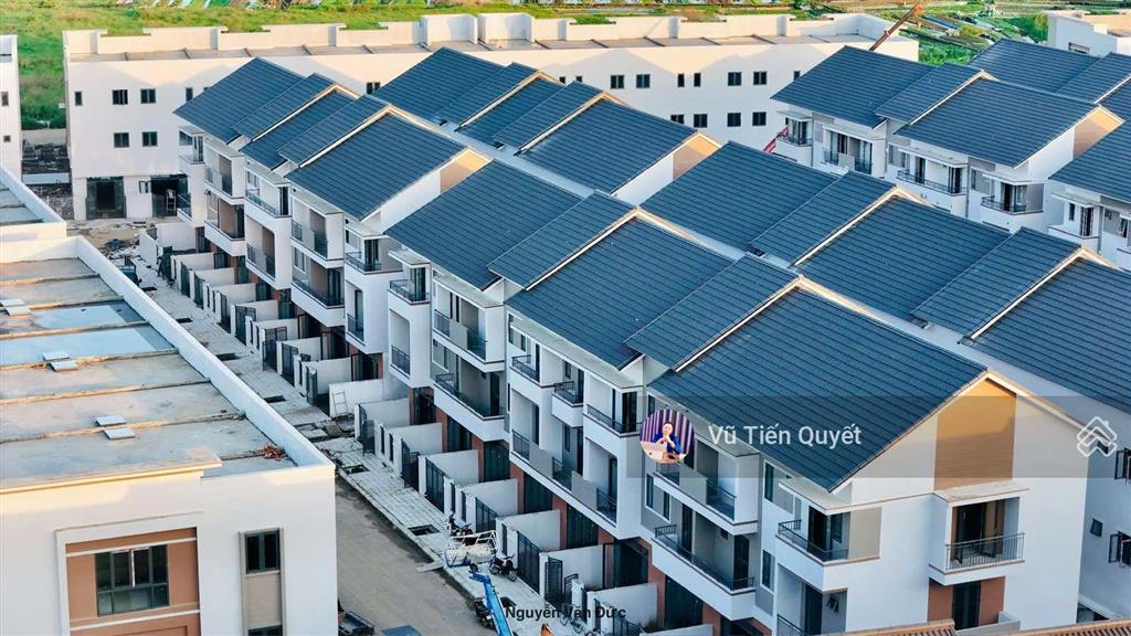 Giá chiết khấu 15%. chỉ còn 4,6 tỷ cho căn nhà 3,5 tầng  the greenery.  0819 866 ***