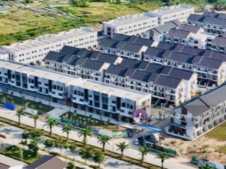 Giá chiết khấu 15%. chỉ còn 4,6 tỷ cho căn nhà 3,5 tầng  the greenery.  0819 866 ***