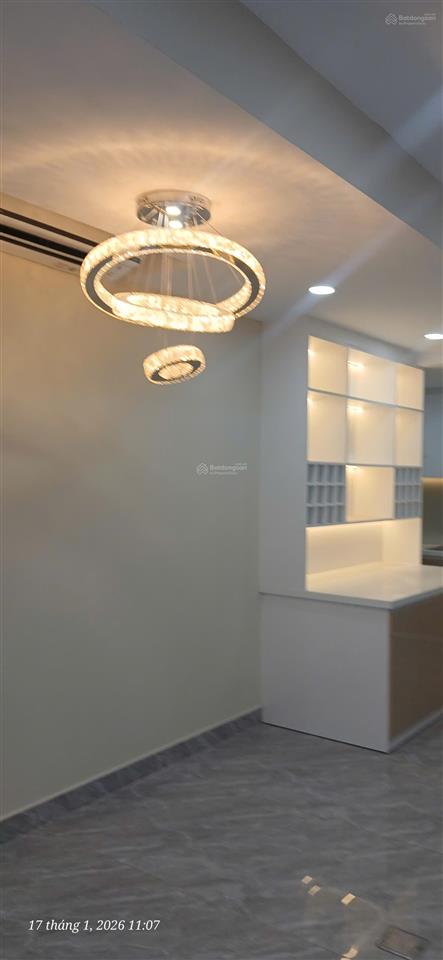 Chính chủ cần bán nhanh căn hộ cosmo city dt 128m2, 3pn 2wc, view thoáng mát, full nội thất, 7tỷ450