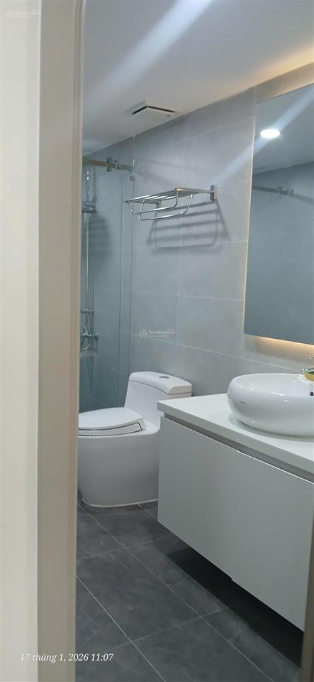 Chính chủ cần bán nhanh căn hộ cosmo city dt 128m2, 3pn 2wc, view thoáng mát, full nội thất, 7tỷ450