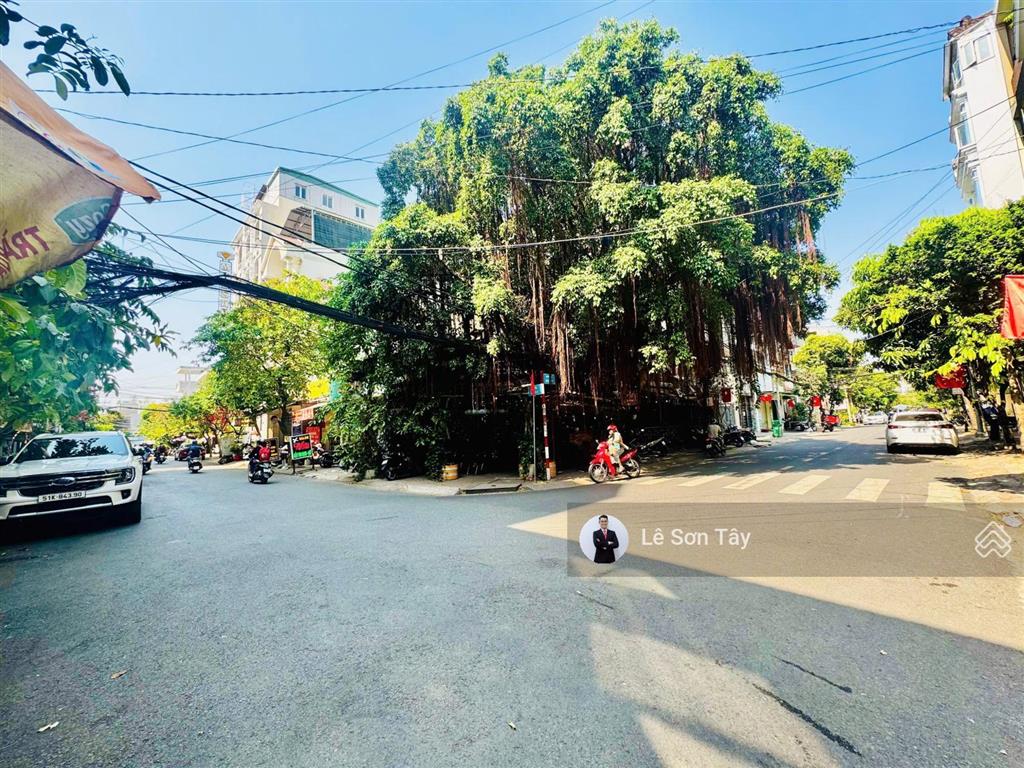 Chính chủ gửi bán góc hoa hậu 02 mt đường số 79 và 42 (tân quy  q7 cũ) nay là tân hưng. giá tốt