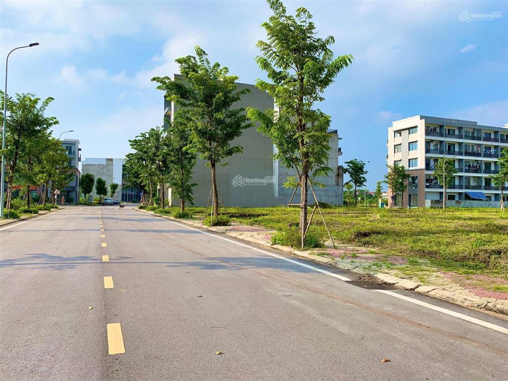 Cần bán lô đất 85m2 ngay sát chợ hưng hóa  đã có sổ  100%thổ cư   0974 555 ***