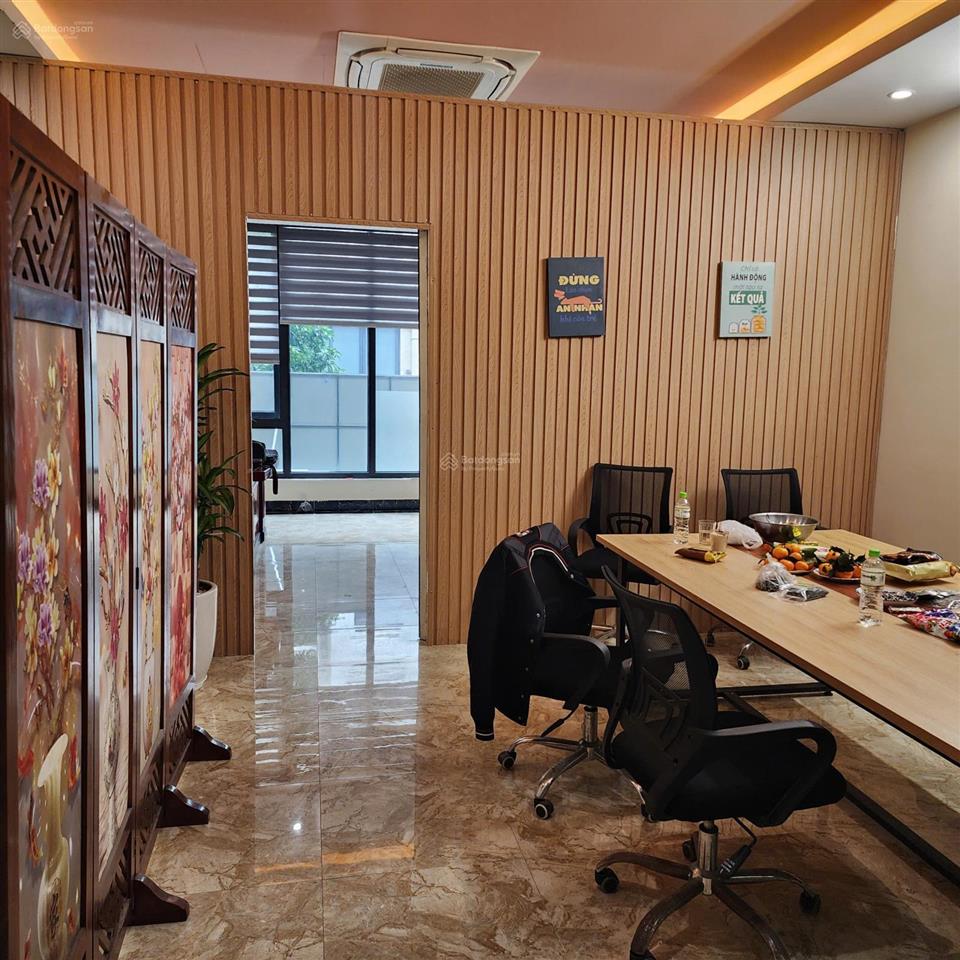 Cho thuê liền kề 5 tầng có thang máy giá chỉ 24 triệu/tháng