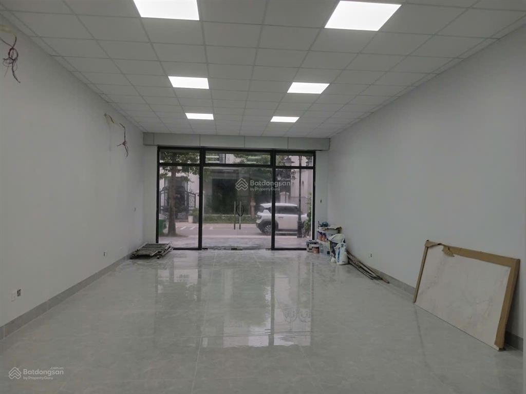 Cho thuê liền kề 5 tầng có thang máy giá chỉ 24 triệu/tháng