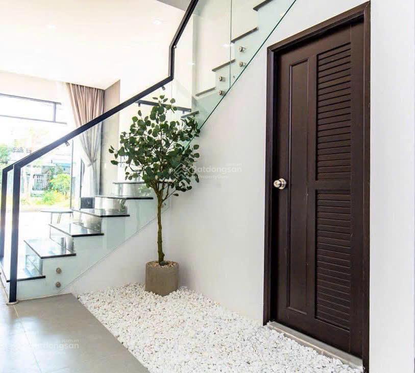 Nhà 1 trệt 2 lầu kdc hưng phú  5.1 tỷ