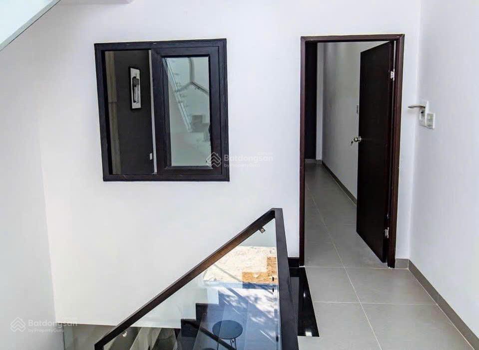 Nhà 1 trệt 2 lầu kdc hưng phú  5.1 tỷ