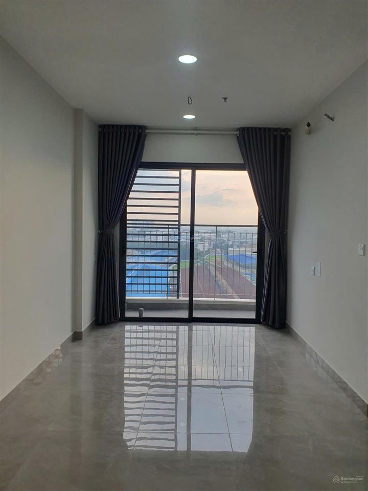 Cho thuê legacy căn 1 pn diện tích 42m2 nội thất cơ bản giá 4.2 triệu.  xem nhà 0376 721 ***