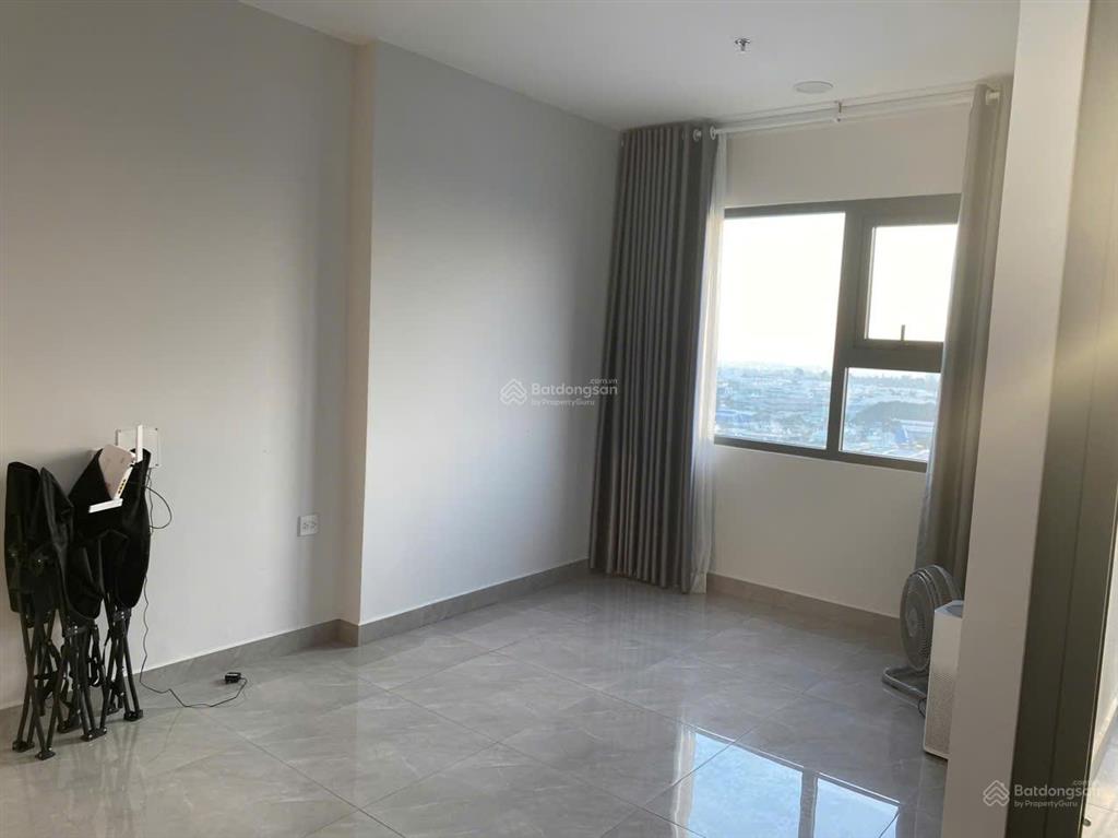 Bán gấp căn studio căn hộ legacy giá 990 triệu bao hết phí có nội thất  0376 721 ***