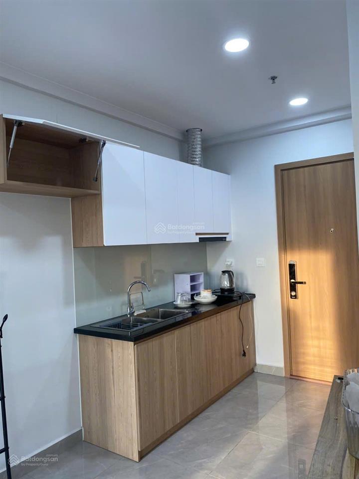Bán gấp căn studio căn hộ legacy giá 990 triệu bao hết phí có nội thất  0376 721 ***