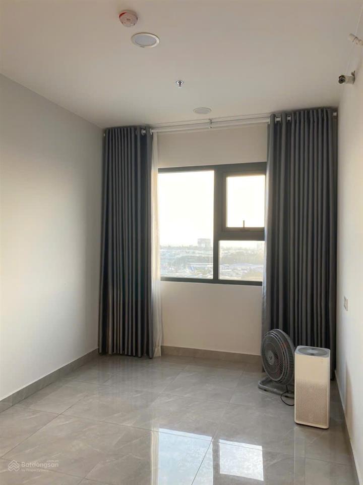 Bán gấp căn studio căn hộ legacy giá 990 triệu bao hết phí có nội thất  0376 721 ***