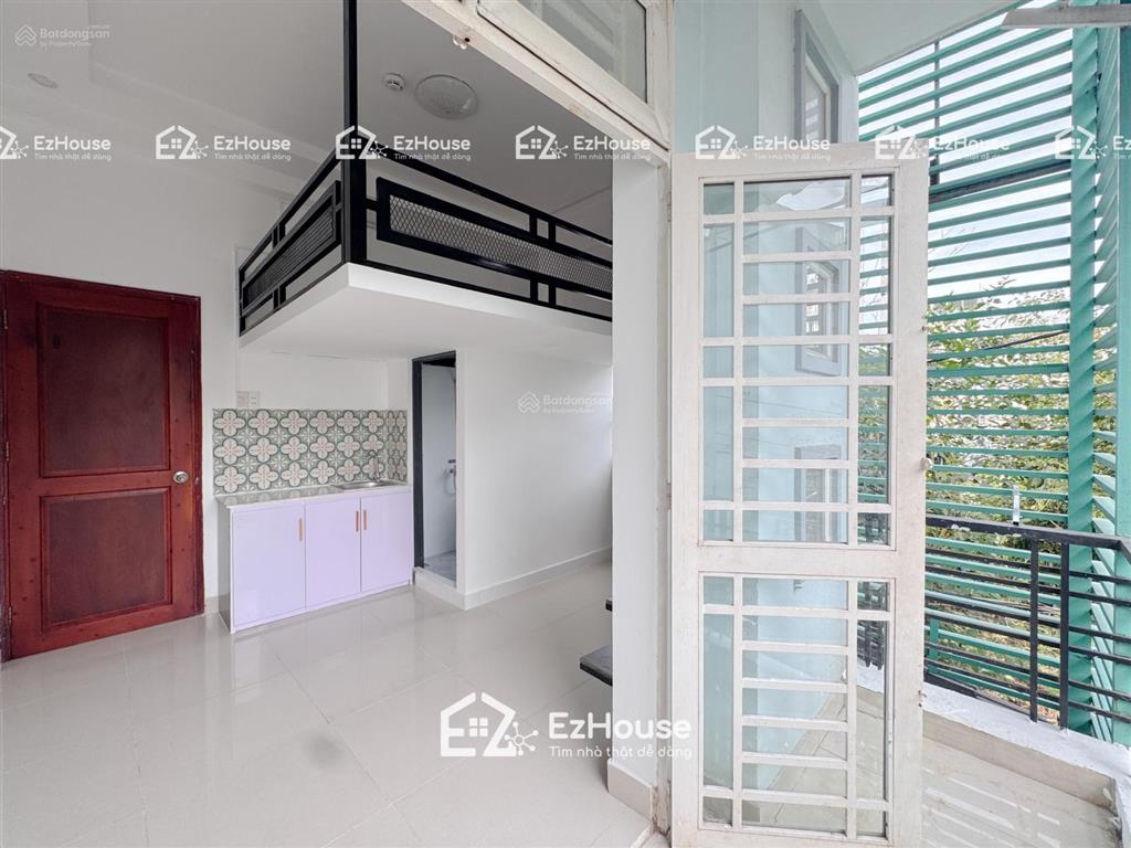 Duplex gác cao  20m2  ban công cửa sổ thoáng