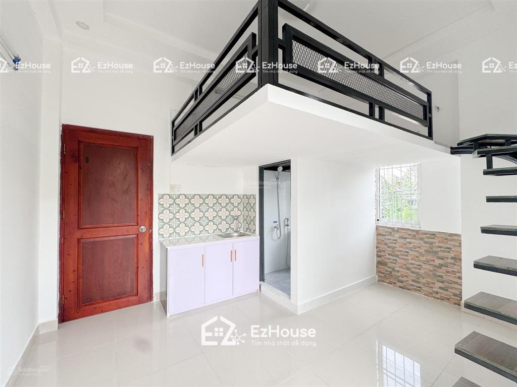 Duplex gác cao  20m2  ban công cửa sổ thoáng