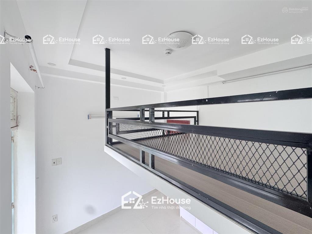 Duplex gác cao  20m2  ban công cửa sổ thoáng