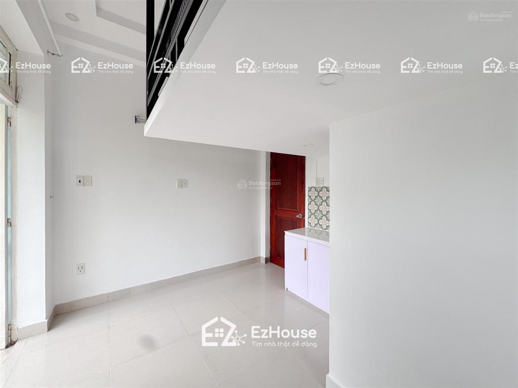 Duplex gác cao  20m2  ban công cửa sổ thoáng