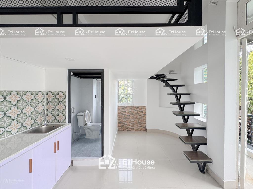 Duplex gác cao  20m2  ban công cửa sổ thoáng