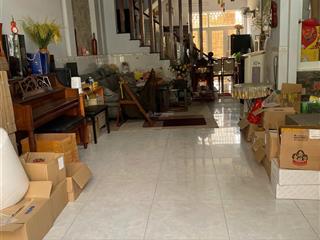 Cần bán căn nhà hiếm có khó tìm tại đường gs18 sau siêu thị go dĩ an, ngay trung tâm dĩ an