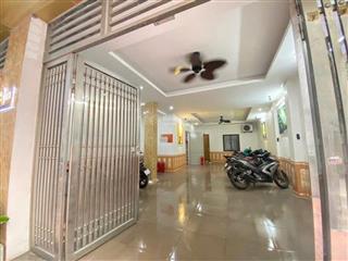 Cho thuê căn hộ 3 ngủ 1 khách 2 vệ sinh rộng rãi tại số 10 ngõ 36 hồ tùng mậu  cầu giấy