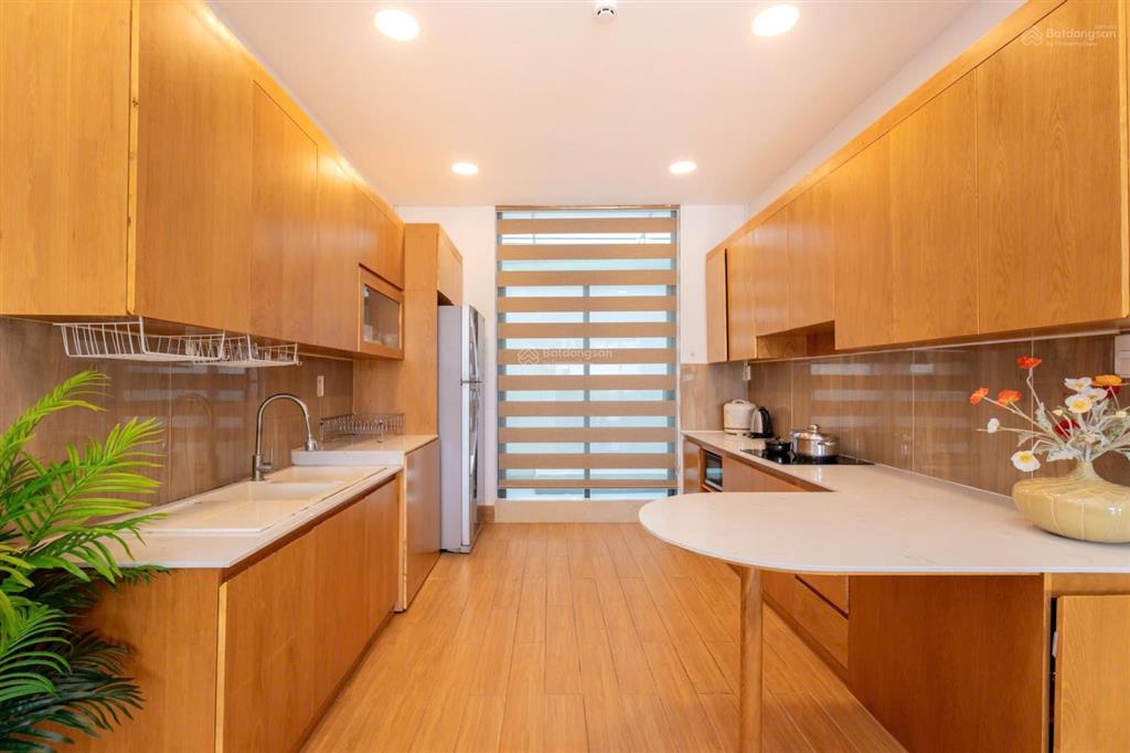 Cho thuê căn hộ penthouse 4pn tại tpvt,bãi biển bãi trước.giá22triệu/tháng 0909 525 *** ms.nga