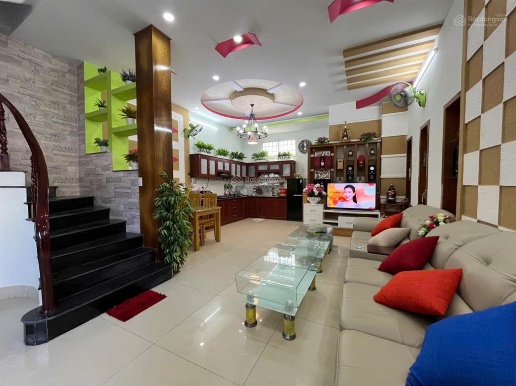 Bán nhà 4pn5wc full nội thất .hẻm đường lê hồng phong, p.4,vũng tàu.giá 5tỷ6000909 525 *** ms.nga