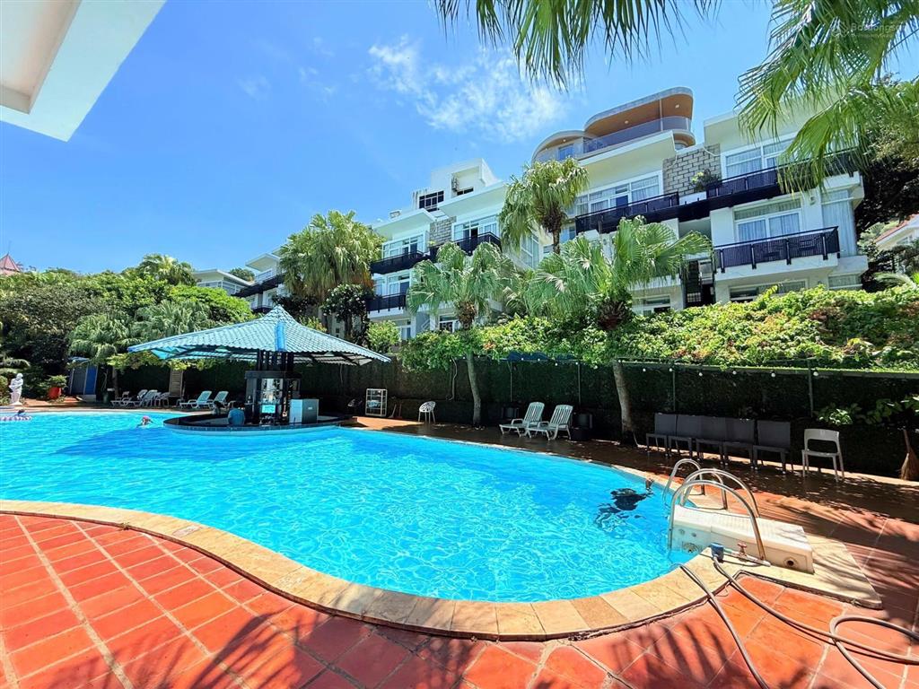 Cho thuê cụm villa trần phúvũng tàu. giá 300 triệu/tháng  0909 525 *** ms. nga